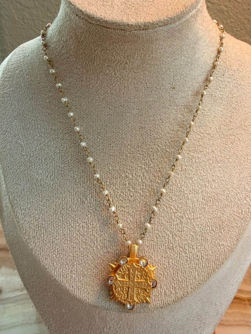 French Kande Petite Pearl Necklace With Pendant